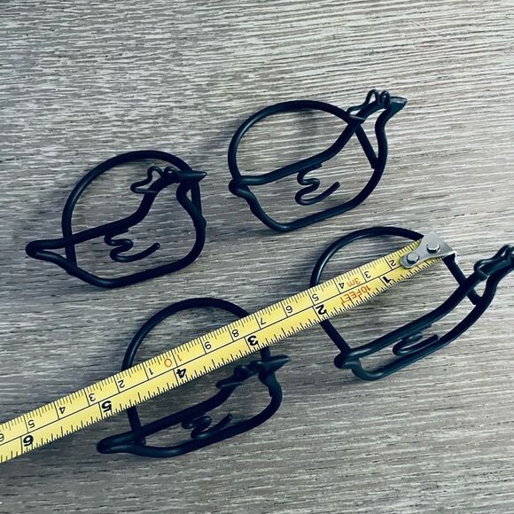 Chicken Metal Farmhouse Napkin Rings Set - Picture 2 of 2